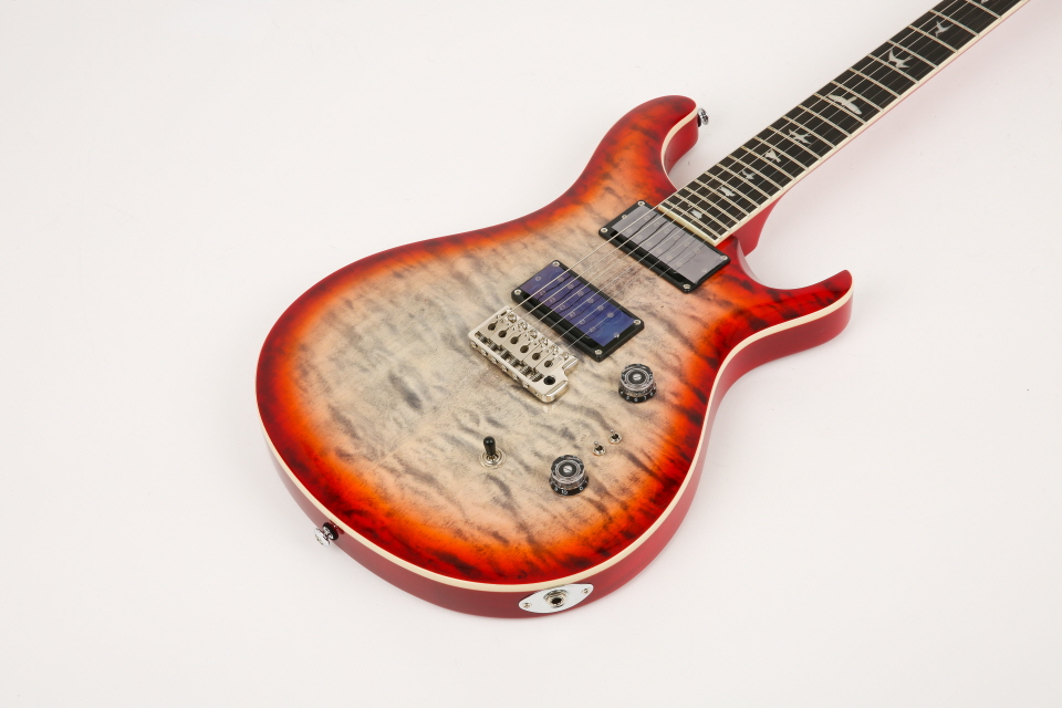 [Ư��-��ǰ][2025] PRS SE Custom 24-08 Quilt �Ϸ���Ÿ (Charcoal Cherry Burst) 1683 �� �̹��� 3